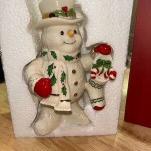 LENOX 2023 SNOWMAN WITH STOCKING FIGURINE 6.25" NEW IN BOX